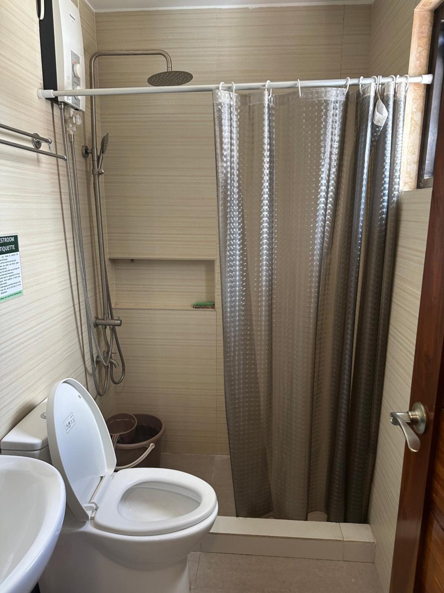 Zj Hometel Coron Exterior photo
